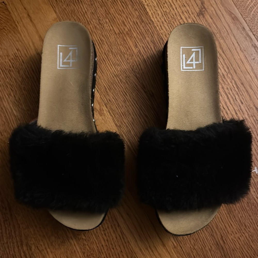 L4L ❤️ 💙 7.5 worn once